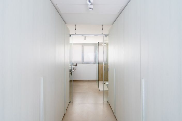 Image No.24-3 Bed Property for sale