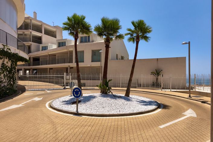 Image No.47-3 Bed Property for sale