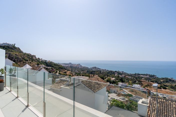 Image No.8-3 Bed Property for sale