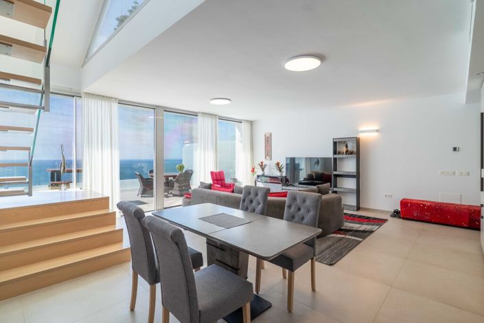 Image No.8-3 Bed Property for sale