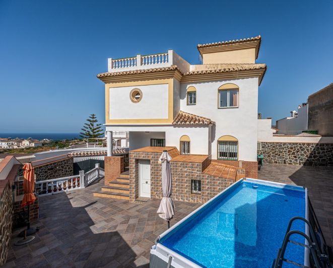 Image No.1-4 Bed Semi-Detached for sale