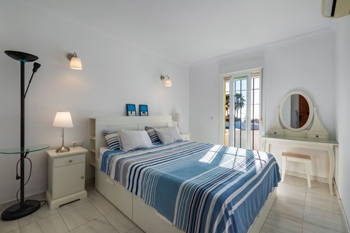 Image No.11-3 Bed Townhouse for sale