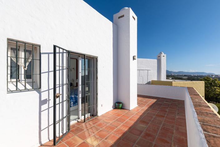 Image No.17-3 Bed Townhouse for sale