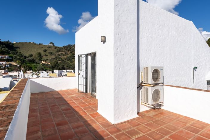 Image No.18-3 Bed Townhouse for sale