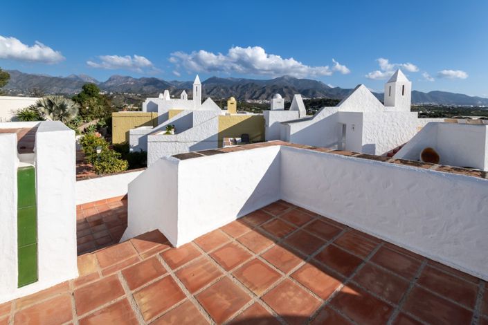 Image No.20-3 Bed Townhouse for sale