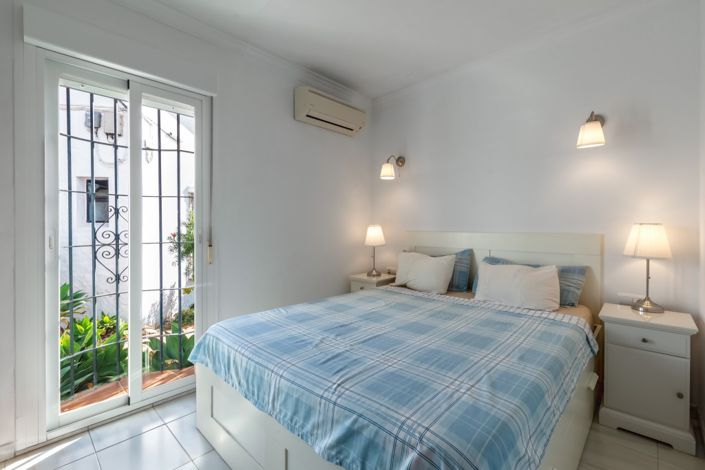 Image No.21-3 Bed Townhouse for sale