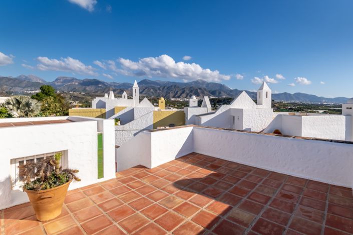 Image No.25-3 Bed Townhouse for sale