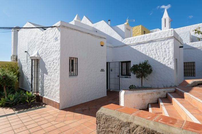 Image No.32-3 Bed Townhouse for sale