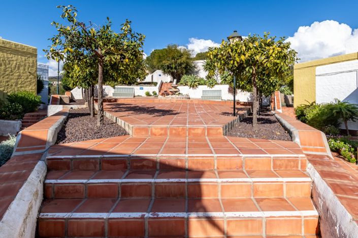 Image No.33-3 Bed Townhouse for sale