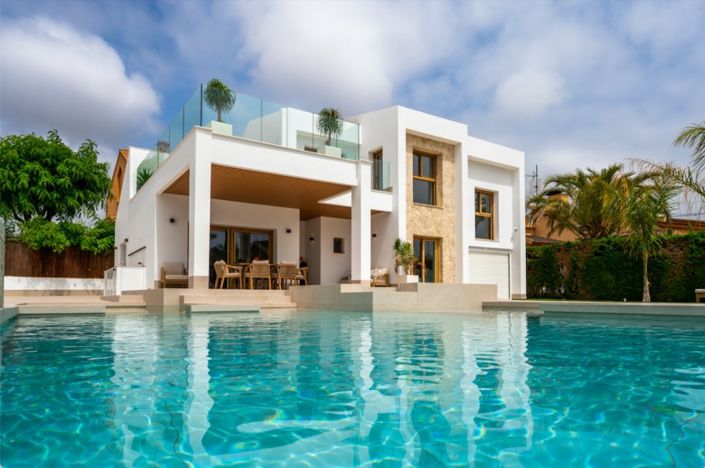 Image No.1-4 Bed Villa for sale