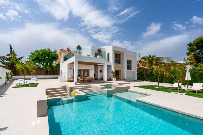 Image No.2-4 Bed Villa for sale