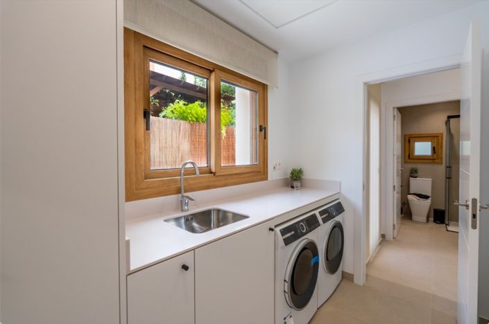 Image No.32-4 Bed Villa for sale