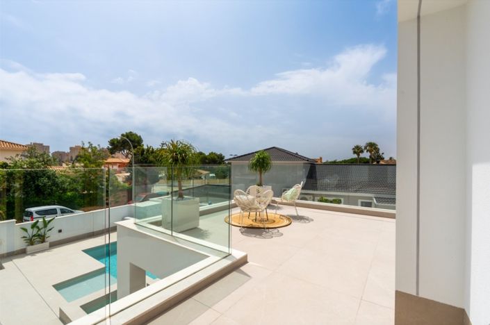 Image No.37-4 Bed Villa for sale