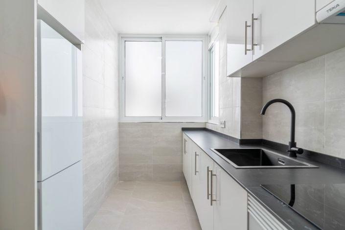 Image No.10-3 Bed Apartment for sale