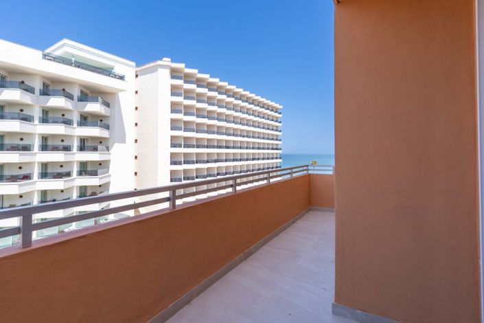 Image No.20-3 Bed Apartment for sale