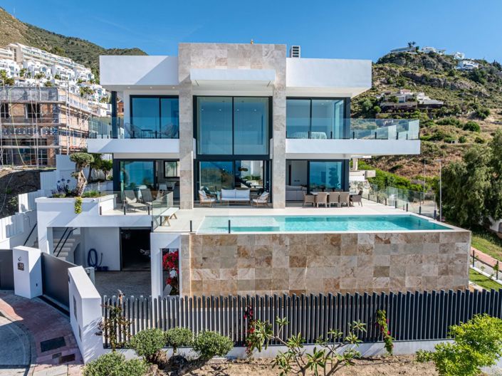 Image No.15-4 Bed Villa for sale