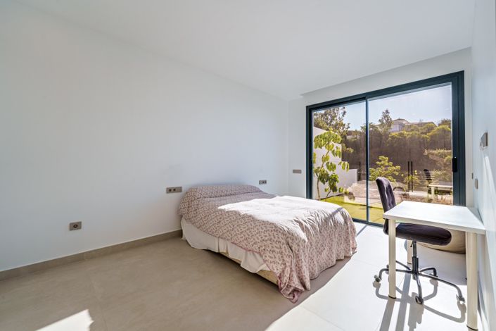 Image No.28-4 Bed Villa for sale