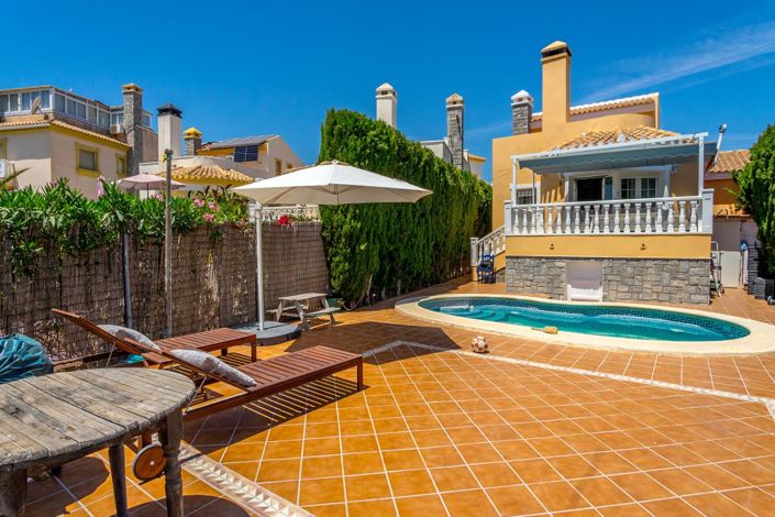 Image No.1-4 Bed Villa for sale