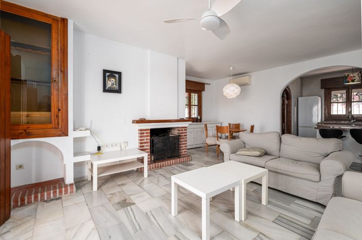 Image No.15-2 Bed Villa for sale