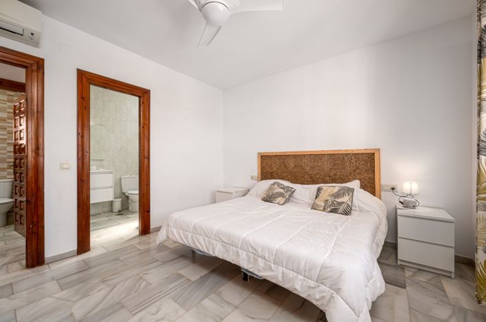 Image No.7-2 Bed Villa for sale