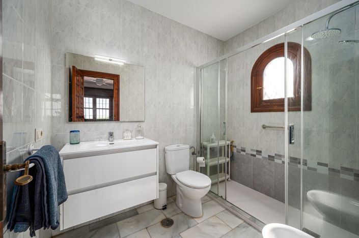 Image No.8-2 Bed Villa for sale