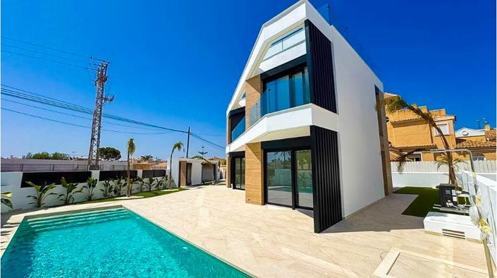 Image No.1-Villa de 4 chambres à vendre à Torrevieja