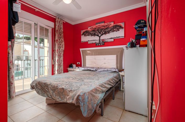 Image No.2-3 Bed Property for sale