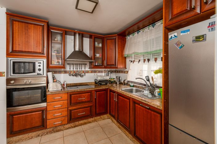 Image No.8-3 Bed Property for sale