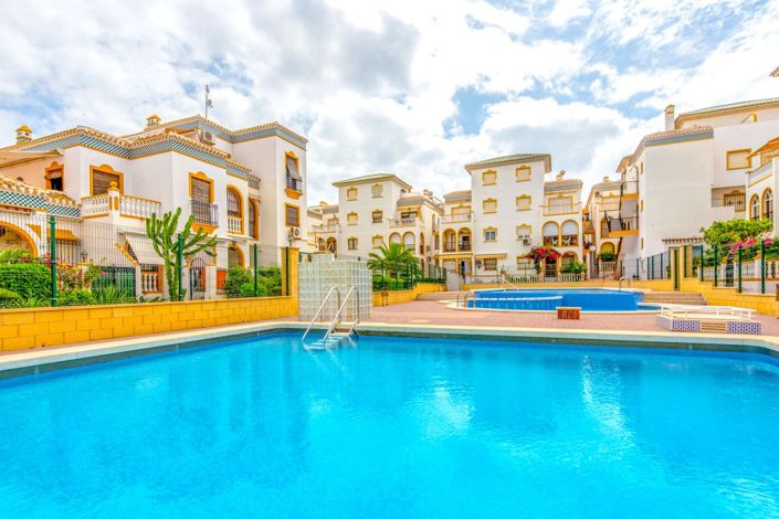 Image No.3-3 Bed Property for sale