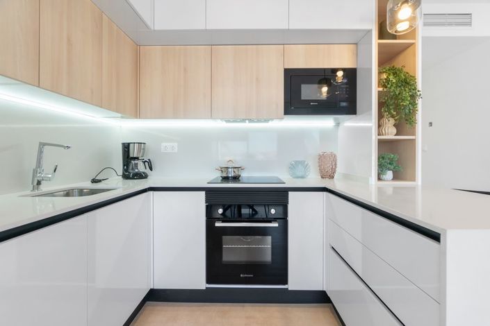 Image No.11-2 Bed Property for sale