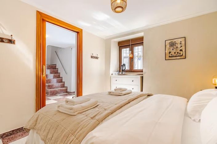 Image No.9-2 Bed Townhouse for sale