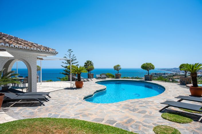 Image No.1-4 Bed Villa for sale