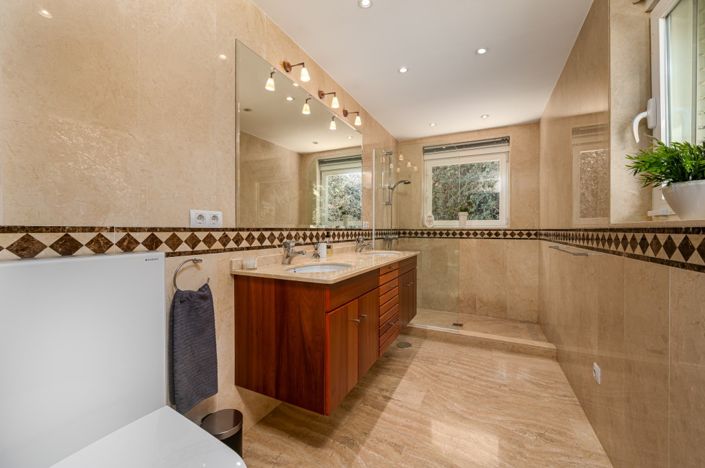 Image No.36-4 Bed Villa for sale