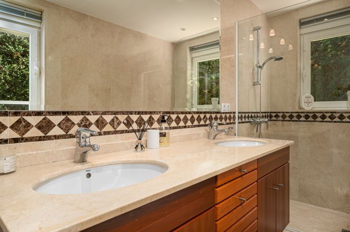 Image No.37-4 Bed Villa for sale