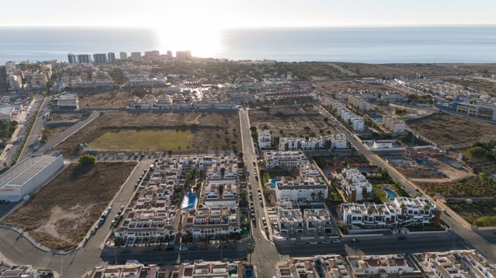 Image No.38-3 Bed Property for sale