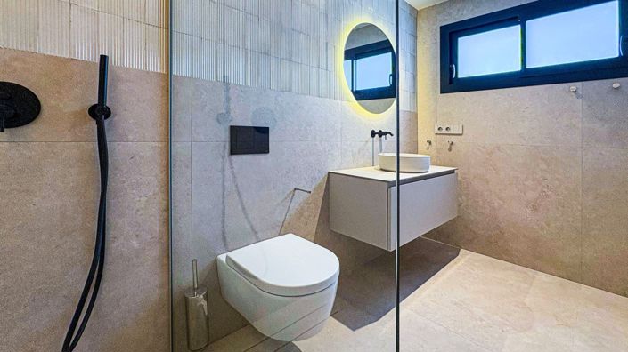 Image No.8-4 Bed Villa for sale