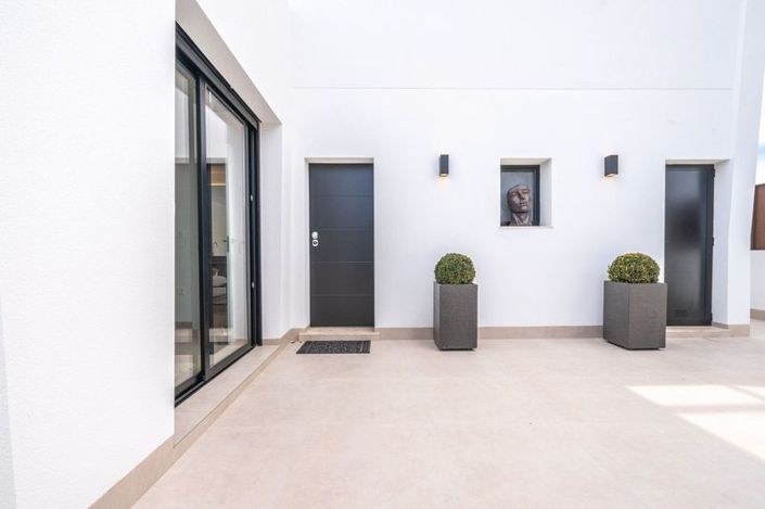 Image No.5-3 Bed Villa for sale