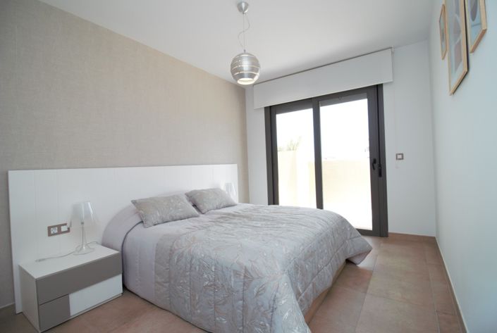 Image No.17-2 Bed Property for sale