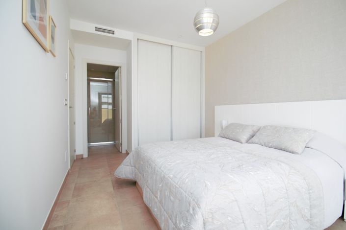 Image No.18-2 Bed Property for sale