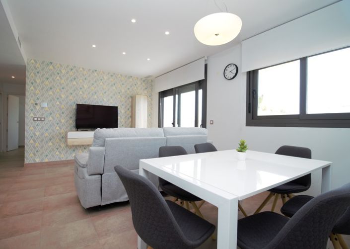 Image No.8-2 Bed Property for sale