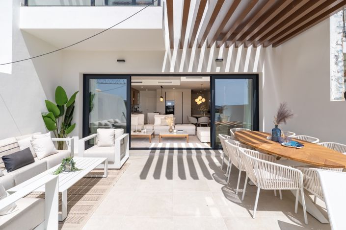 Image No.12-3 Bed Townhouse for sale