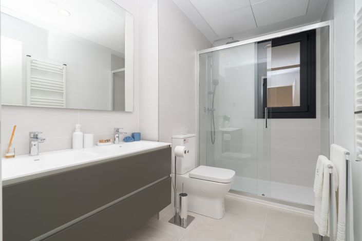 Image No.17-3 Bed Townhouse for sale