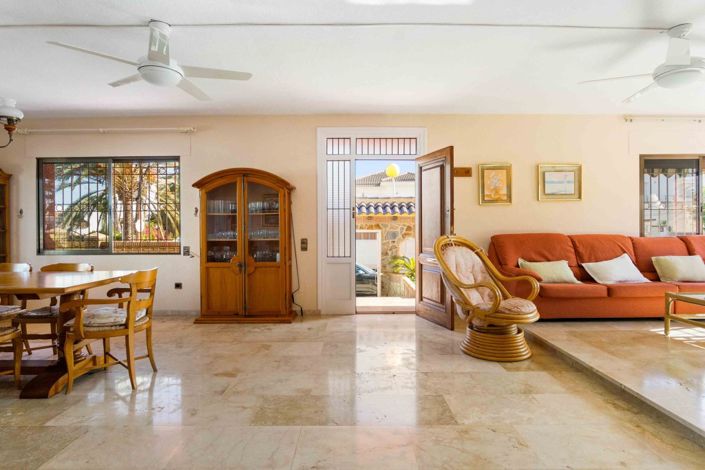 Image No.11-5 Bed Villa for sale