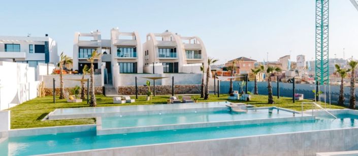 Image No.12-4 Bed Property for sale