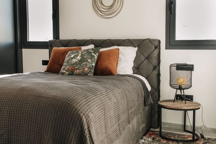 Image No.14-4 Bed Property for sale