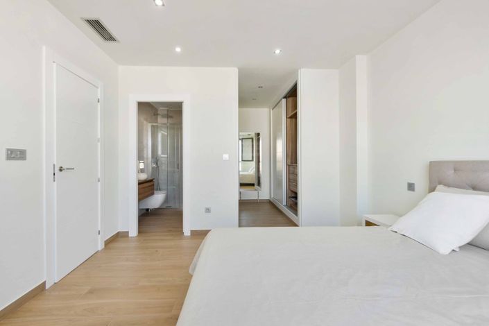 Image No.22-3 Bed Villa for sale