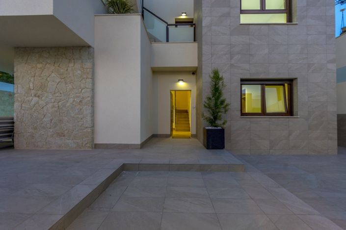 Image No.35-3 Bed Villa for sale