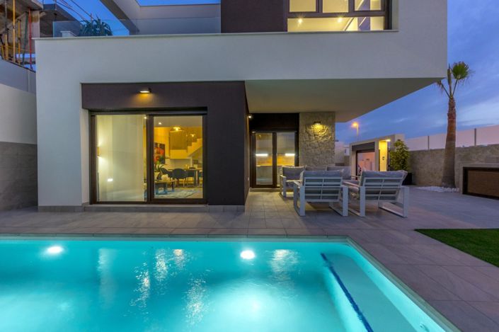 Image No.41-3 Bed Villa for sale