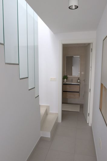 Image No.8-2 Bed Townhouse for sale