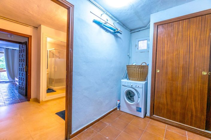 Image No.14-6 Bed Villa for sale